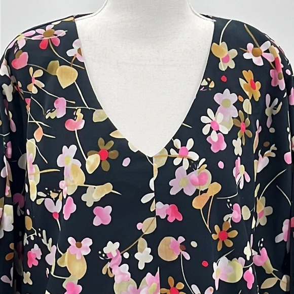 Cabi Charm Floral Blouse - Size Medium - Picture 3 of 7